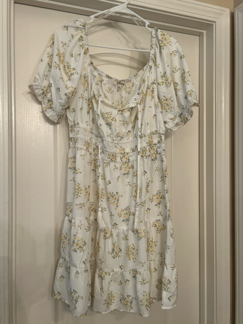 Women’s White Floral Short Sleeve Sundress